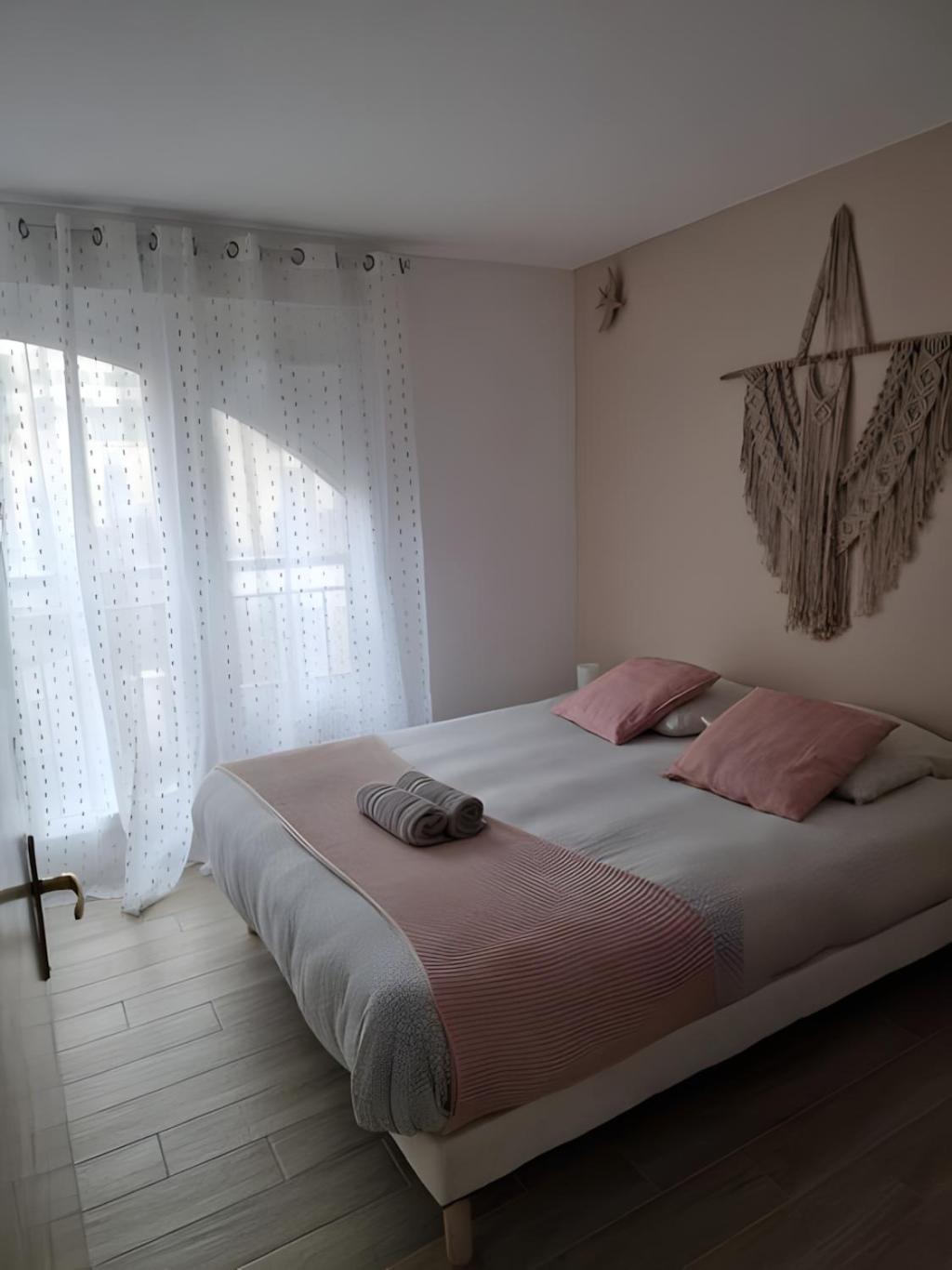 3 Chambres, 9p, Hyper Centre Chessy (Seine-et-Marne)